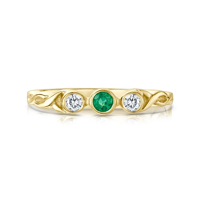 Celtic Trilogy Emerald & Diamond Ring in 9ct Yellow Gold