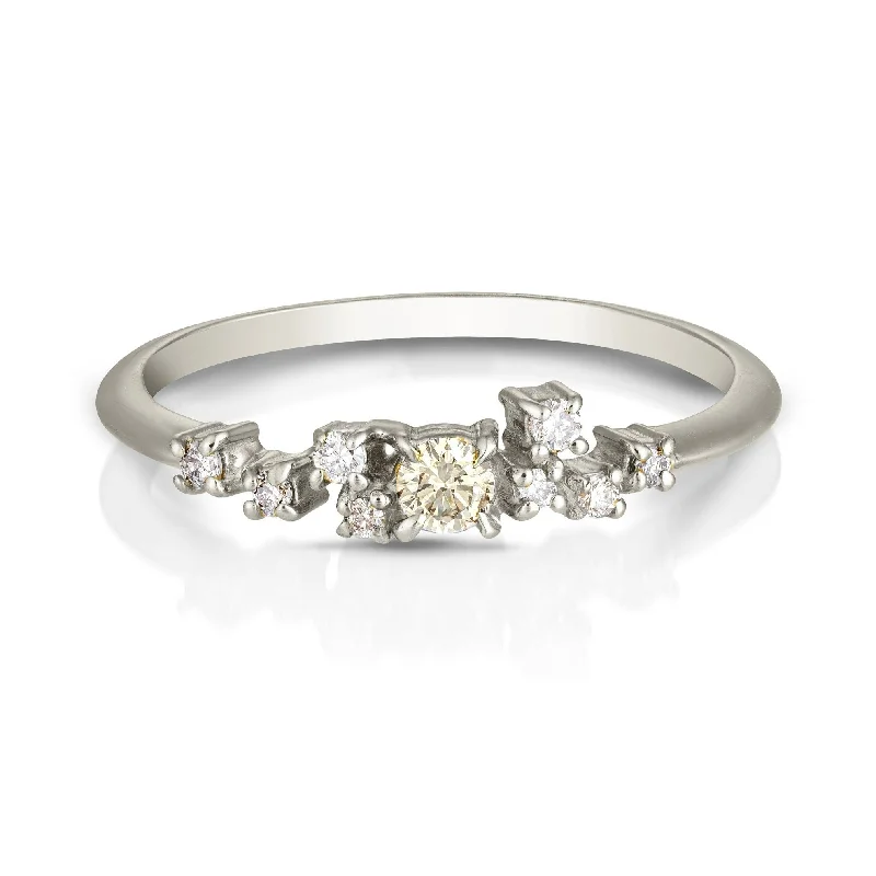 Esma ring | champagne diamonds