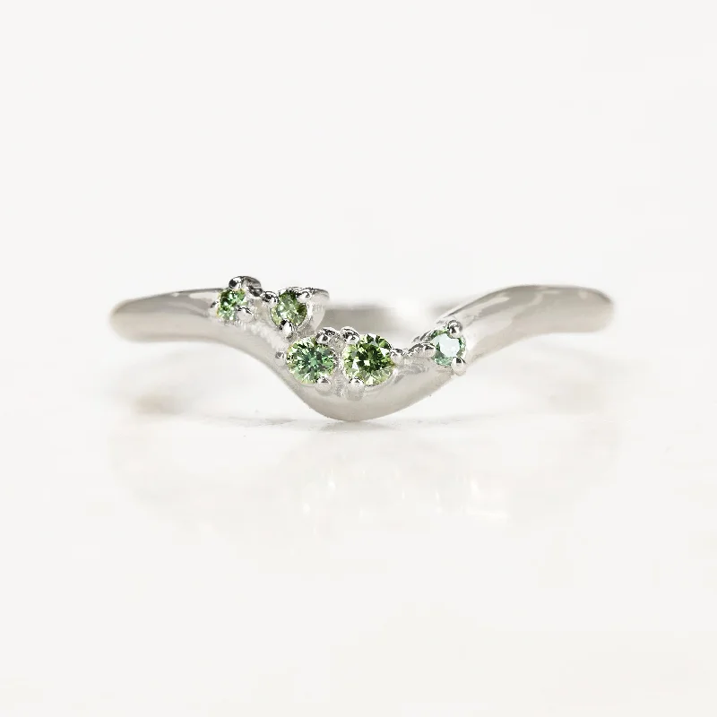 Poe Ring | green diamonds