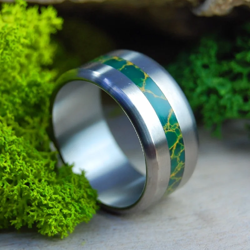 Bird Of Paradise Minimal | Men's Egyptian Jade & Titanium Wedding Ring