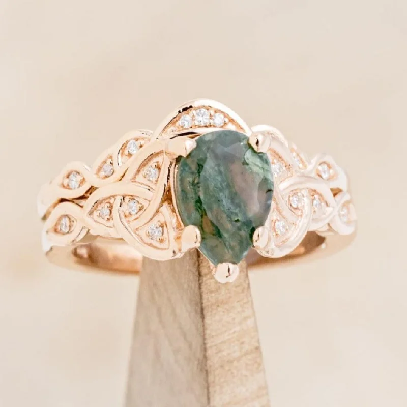 "AIFE" - ENGAGEMENT RING FEATURING A CELTIC KNOT DESIGN WITH A PEAR CUT MOSS AGATE & DIAMOND TRACER