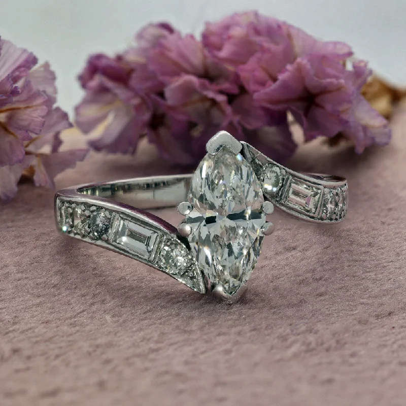 Pre-loved Platinum Marquise Cut Diamond Shoulders Twist Ring