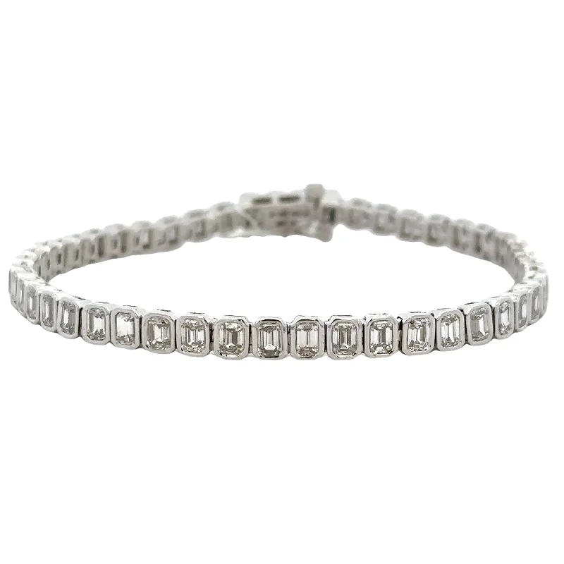 Emerald Cut Diamond Tennis Bracelet in White Gold