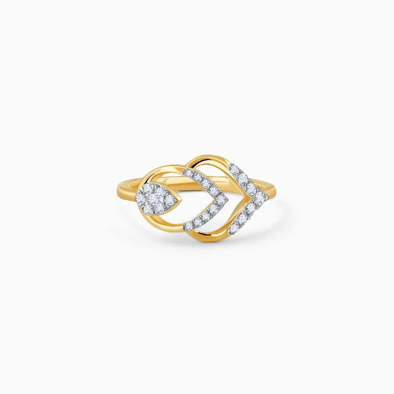 Gold Lustre Leaf Diamond Ring