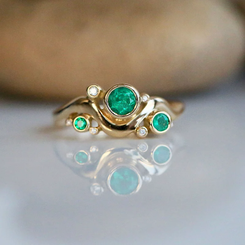 Cosmos Galaxy Emerald & Diamond Ring in 18ct Yellow Gold