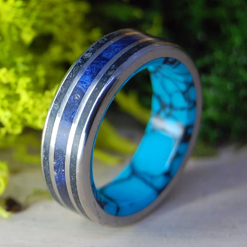 Beaver Hill Mine Oregon | Men's Beach Sand, Turquoise, Box Elder Wood & Titanium Wedding Ring