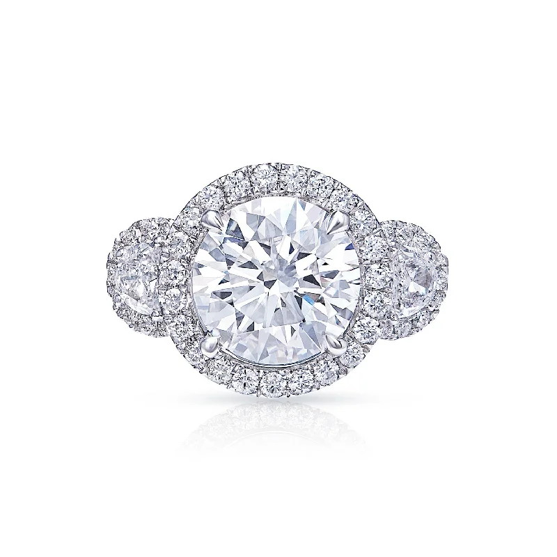 Amaya 6 Carat D VVS1 Earth Mined Round Brilliant Diamond Engagement Ring Sidestone in 18kt White Gold. GIA