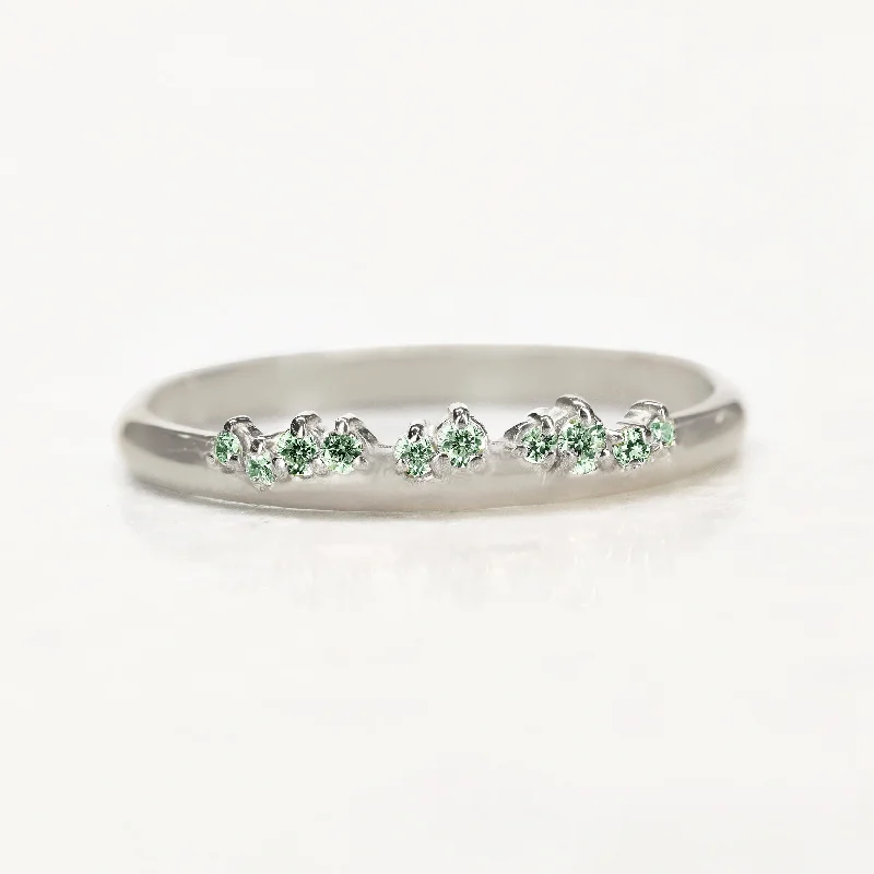 Amara Ring | green diamonds