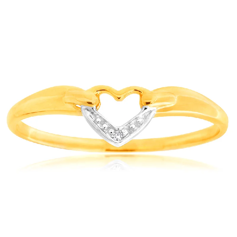 9ct Yellow Gold Diamond Heart Ring with 1 Brilliant Cut Diamond