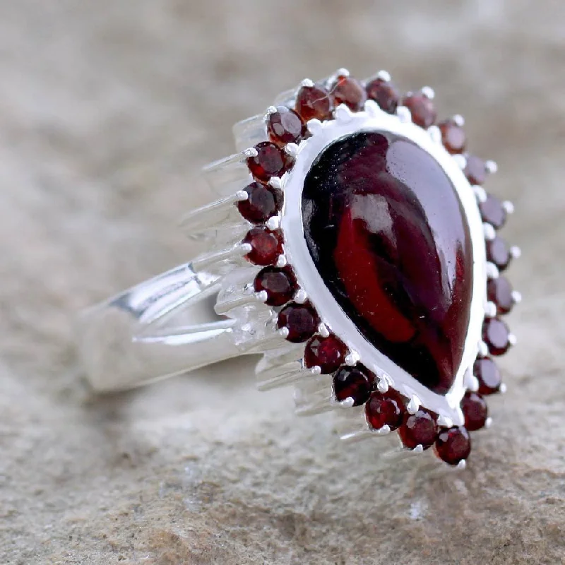 Handmade Sterling Silver 'Mughal Empress' Garnet Ring (India)