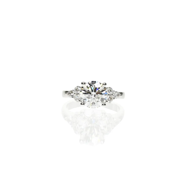 Round Lab Grown Diamond Engagement Ring